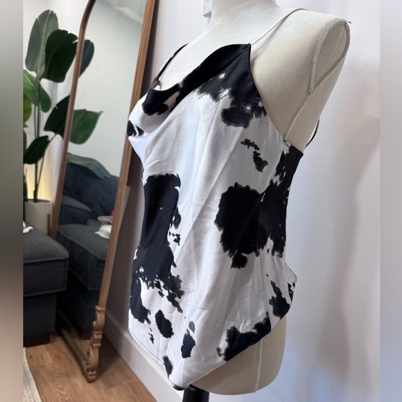 Never worn! Cow print - Picture 3 of 4